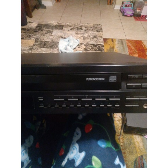 YAMAHA CDC-675 Natural Sound 5 Disc Compact Disc Player VERY NICE - Picture 3 of 6